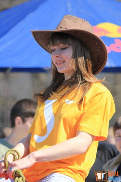 IMG_4670-1539-640-540-100-r270-wm-right_bottom-100-Logouralstudent06png