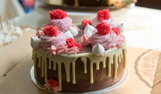 Торт от мастерской «Dessert Deluxe»